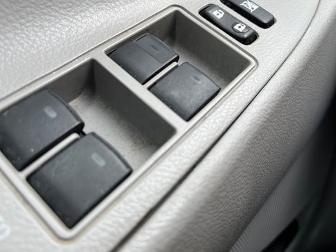 Used 2011 Toyota Camry LE FWD image 19