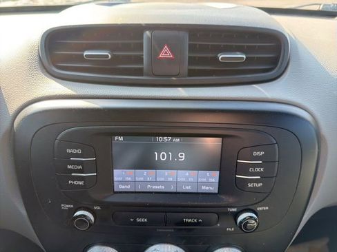 Used 2019 Kia Soul image 19
