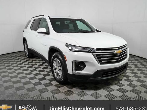 Certified 2023 Chevrolet Traverse LT FWD image 1