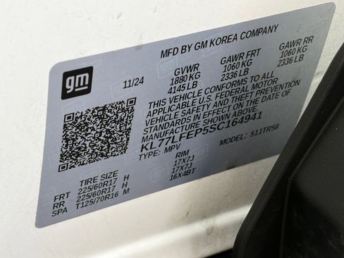 Used 2025 Chevrolet Trax LS FWD image 29