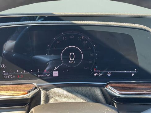 Used 2022 Cadillac Escalade Premium Luxury image 10