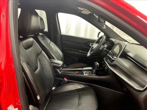 Used 2023 Jeep Compass Limited image 11