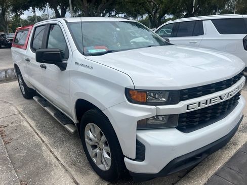 Used 2020 Chevrolet Silverado 1500 Custom w/ Custom Value Package RWD image 3