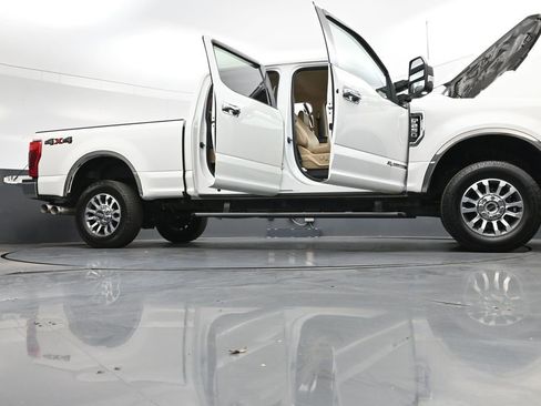 Used 2021 Ford F250 Lariat w/ Lariat Ultimate Package AWD/4WD image 55