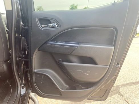 Used 2020 Chevrolet Colorado LT w/ LT Convenience Package AWD/4WD image 27