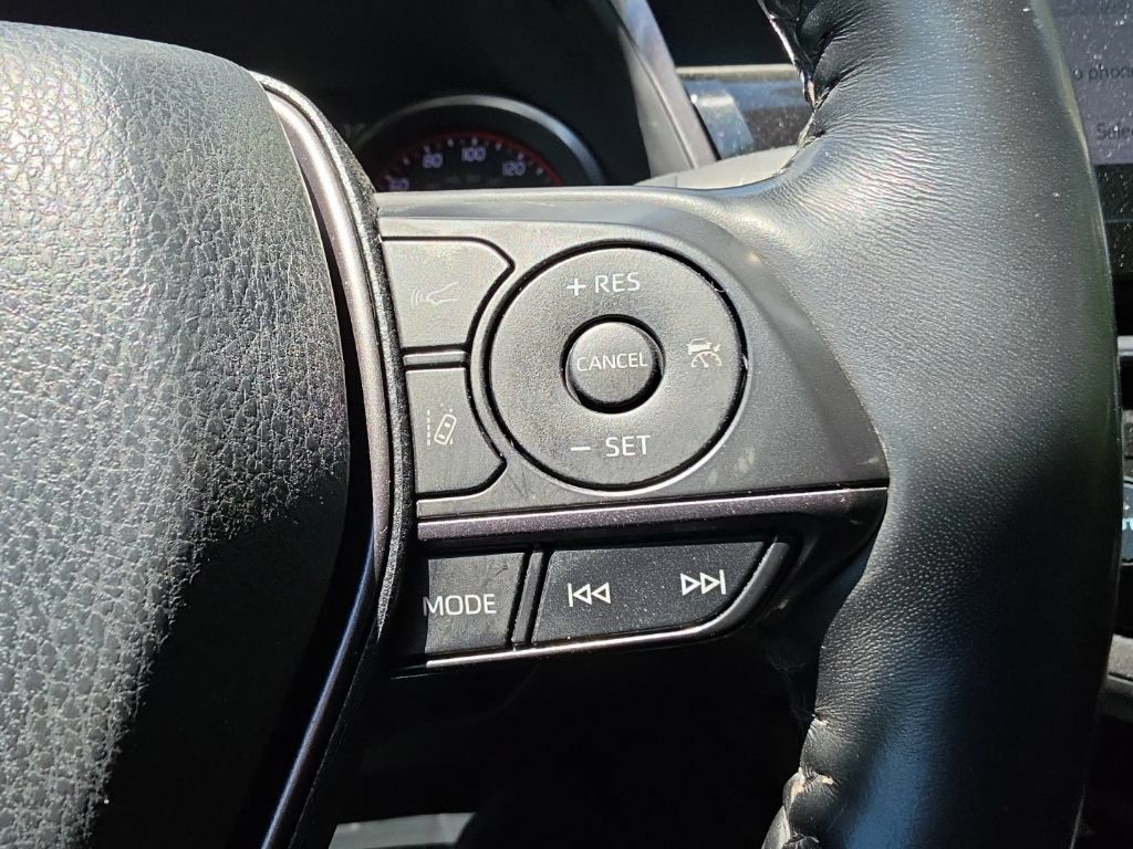 Used 2022 Toyota Camry XSE FWD image 12