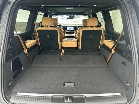 Certified 2025 Jeep Grand Wagoneer Series III w/ HD Trailer Tow Package image 11