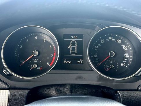 Used 2018 Volkswagen Jetta SE image 14