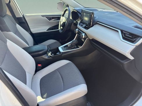 Used 2021 Toyota RAV4 XLE image 19