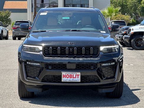 New 2026 Jeep Grand Cherokee Summit w/ Obsidian Package AWD/4WD image 8