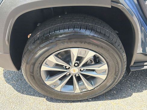 New 2026 Chevrolet Equinox LT w/ Convenience Package II FWD image 17