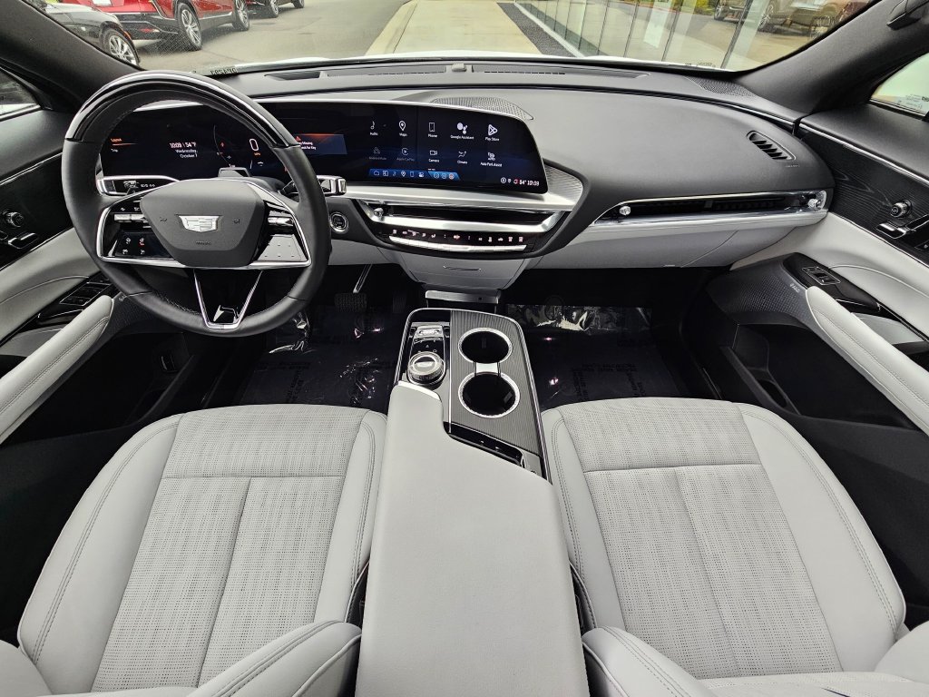 Certified 2024 Cadillac Lyriq Luxury AWD/4WD image 13
