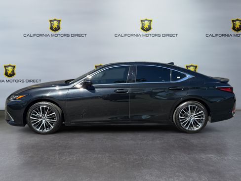 Used 2025 Lexus ES 300h w/ Premium Package FWD image 2