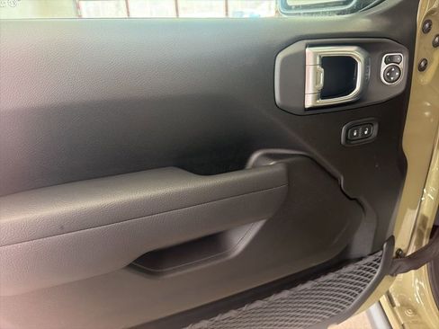 New 2026 Jeep Gladiator Sport image 5