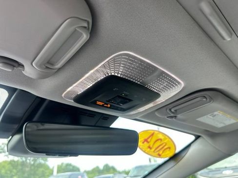 Used 2024 Toyota Prius XLE FWD image 29
