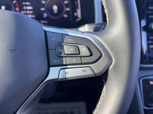 Used 2023 Volkswagen Atlas Cross Sport SE w/ Panoramic Sunroof Package image 18