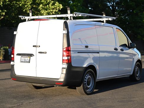 Used 2020 Mercedes-Benz Metris image 3