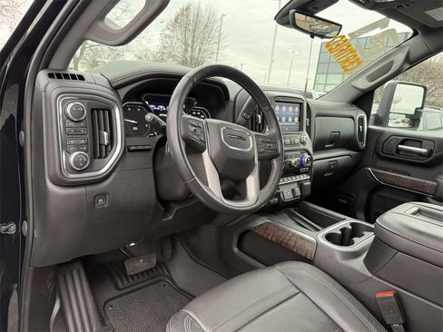 Certified 2021 GMC Sierra 2500 Denali w/ Denali Black Diamond Edition image 18