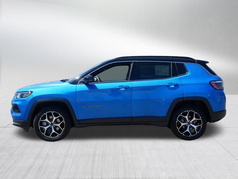Used 2025 Jeep Compass Limited AWD/4WD image 4