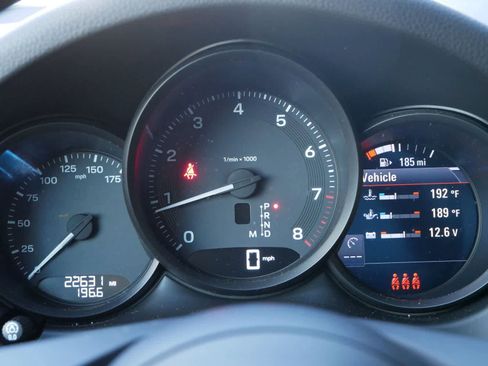 Certified 2024 Porsche Macan image 16