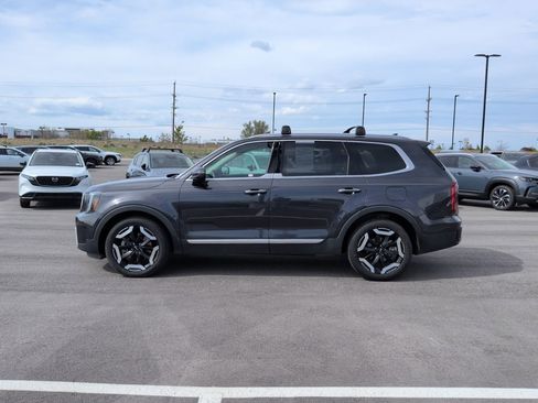 Used 2025 Kia Telluride S AWD/4WD image 4