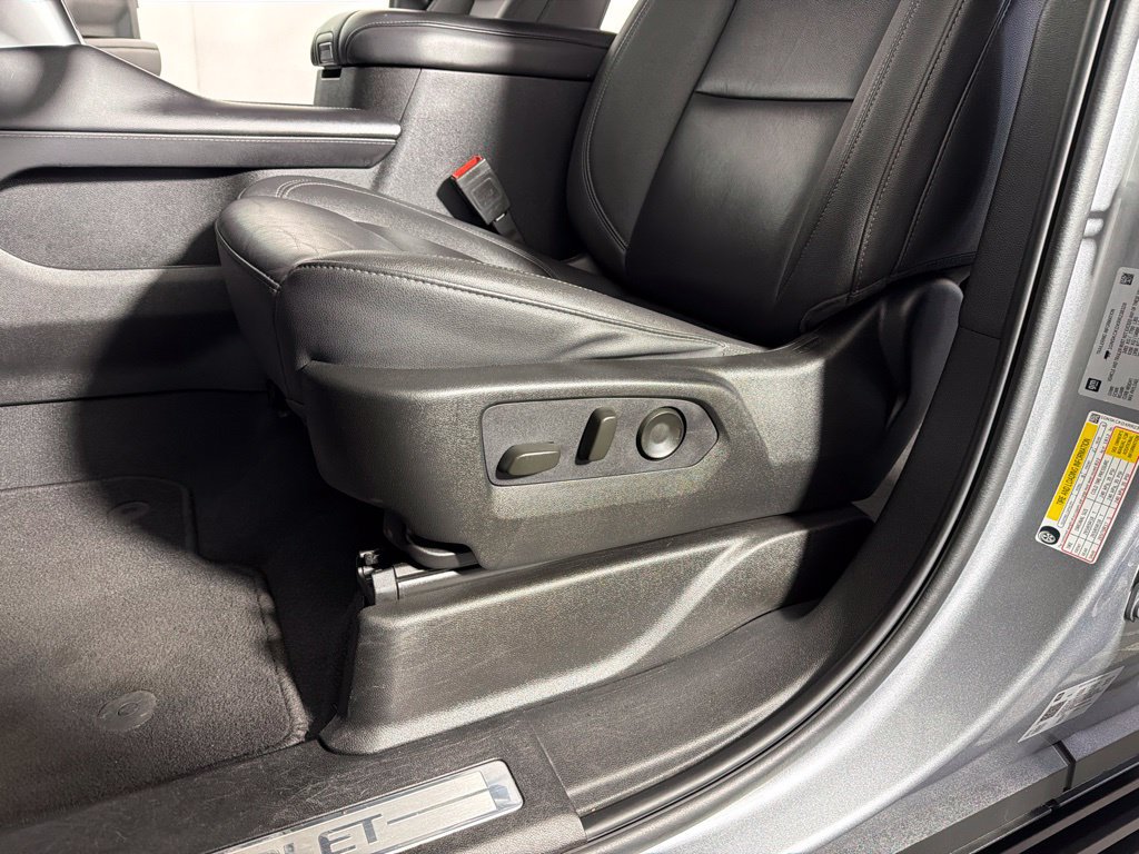 Used 2024 Chevrolet Suburban LT AWD/4WD image 11
