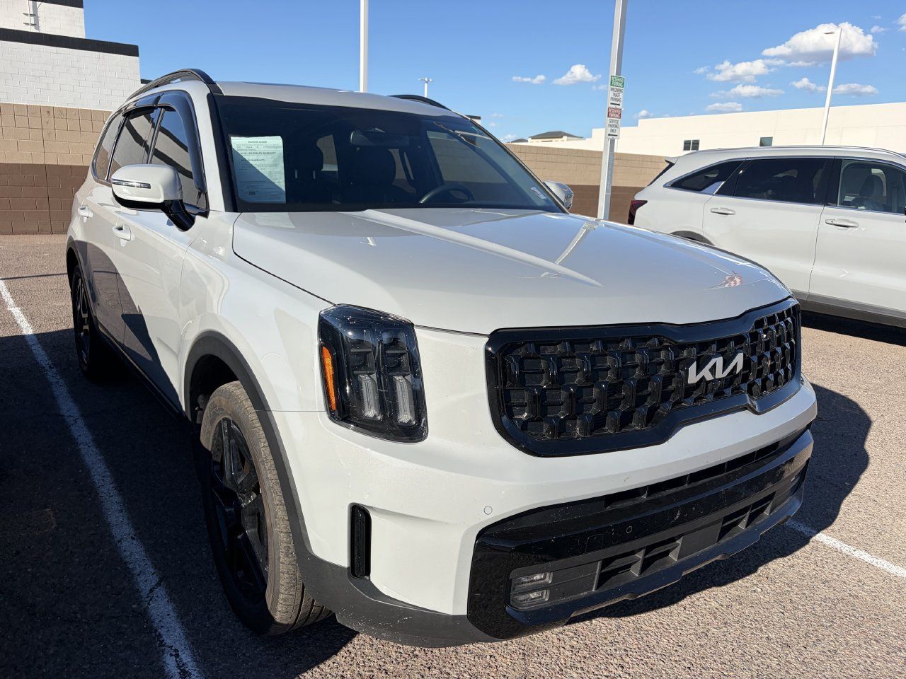 Used 2024 Kia Telluride SX X-Line AWD/4WD image 2