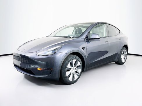 Used 2023 Tesla Model Y Long Range AWD/4WD image 3