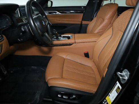 Certified 2022 BMW 750i xDrive 750i xDrive w/ Executive Package image 19