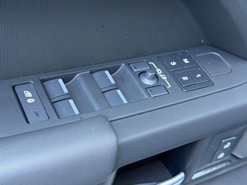 Used 2025 Land Rover Defender 110 S AWD/4WD image 13
