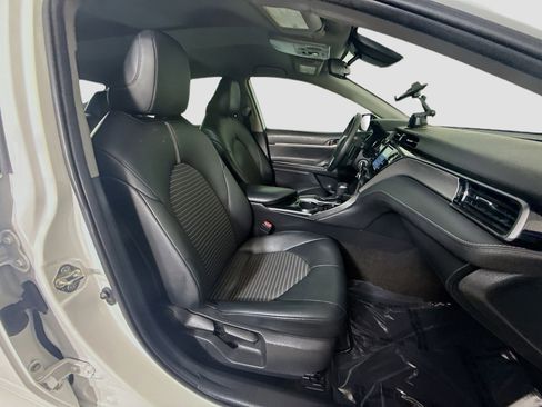 Used 2019 Toyota Camry SE FWD image 28