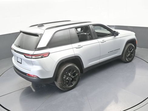 New 2025 Jeep Grand Cherokee Altitude RWD image 45