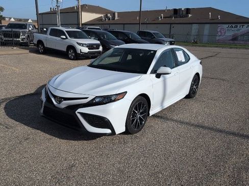 Used 2024 Toyota Camry SE FWD image 14