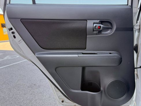 Used 2009 Scion xB FWD image 15