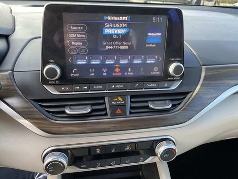 Used 2025 Nissan Altima 2.5 SV image 7