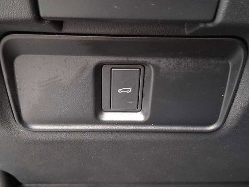 Used 2024 Land Rover Range Rover Evoque S image 18