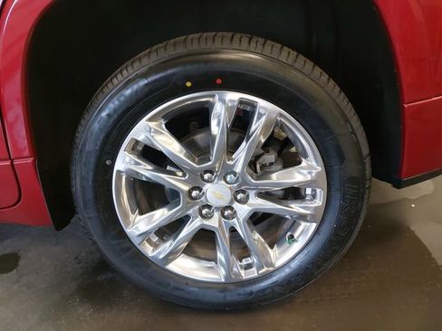 Used 2021 Chevrolet Traverse High Country image 32