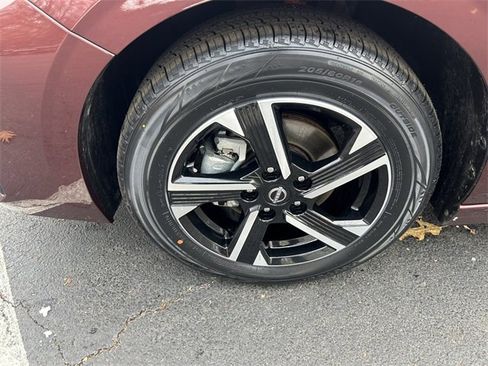 Used 2024 Nissan Sentra SV image 27