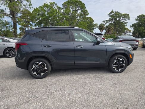 New 2026 Kia Seltos S FWD image 9