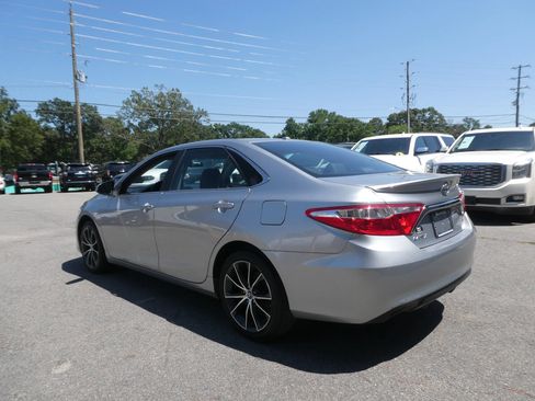 Used 2017 Toyota Camry XSE FWD image 8