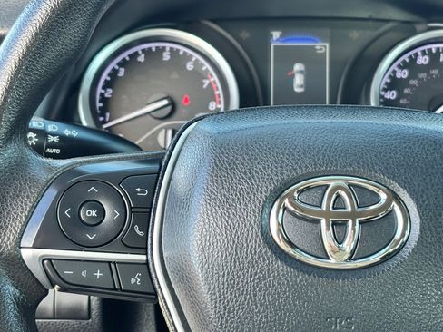 Certified 2022 Toyota Camry LE image 22