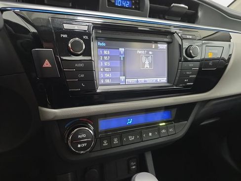 Used 2014 Toyota Corolla LE FWD image 19