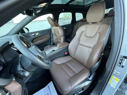 Certified 2024 Volvo XC60 B5 Plus w/ Climate Package AWD/4WD image 15