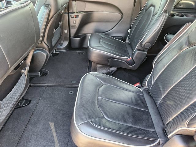 Used 2025 Chrysler Pacifica Limited FWD image 30