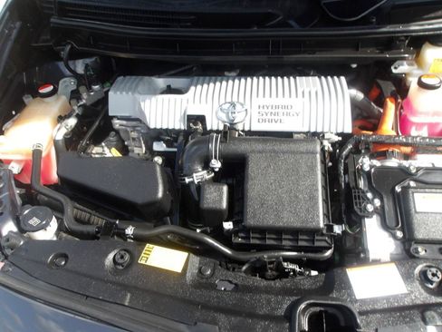 Used 2015 Toyota Prius Three FWD image 25