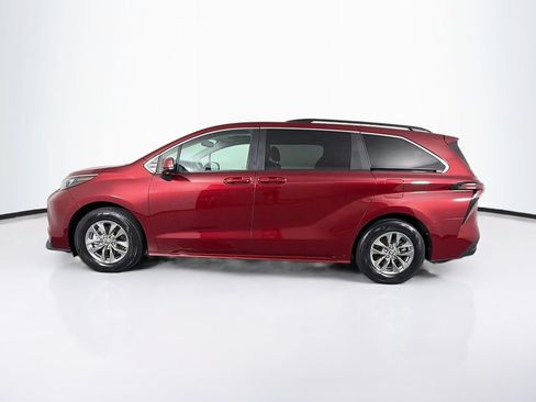 Used 2024 Toyota Sienna LE w/ LE Plus Package AWD/4WD image 6