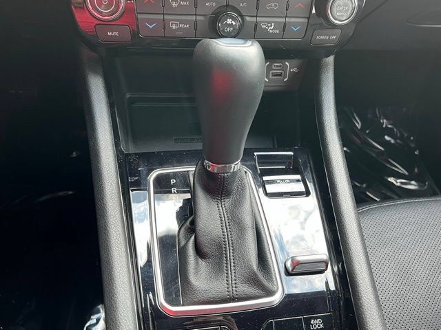 Used 2023 Jeep Compass High Altitude w/ Driver Assist Group I AWD/4WD image 17