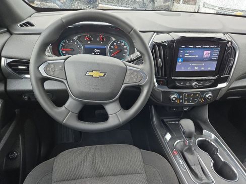 Used 2023 Chevrolet Traverse LT image 17