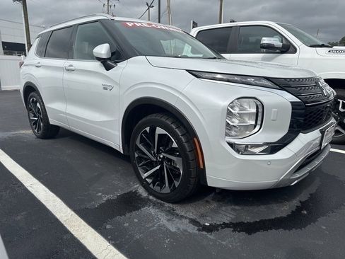 Used 2024 Mitsubishi Outlander SEL Black Edition image 7