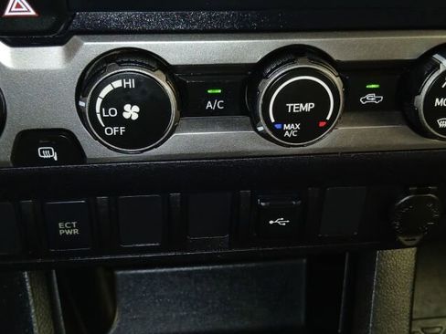 Used 2020 Toyota Tacoma SR image 19